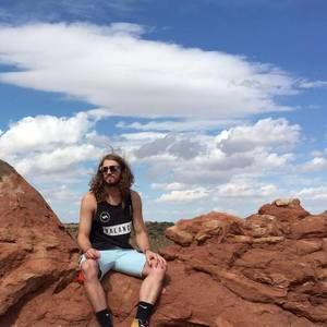 Meet your Posher, Derek